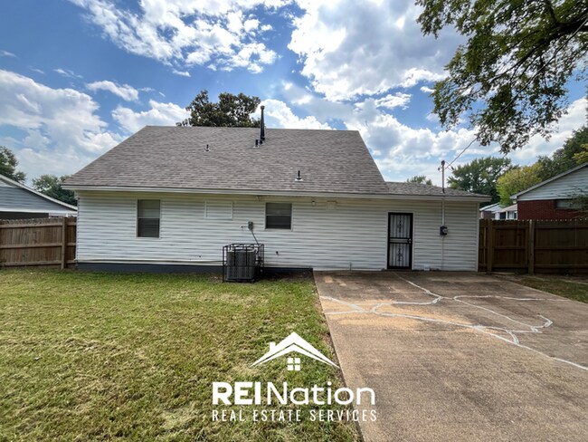 Photo - RARE FIND! 4BR/2BA in Memphis | Open Kitchen & Hardwoods | Fenced Yard!
