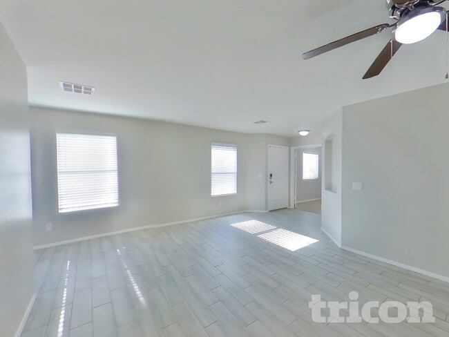 Photo - 37144 W Amalfi Ave