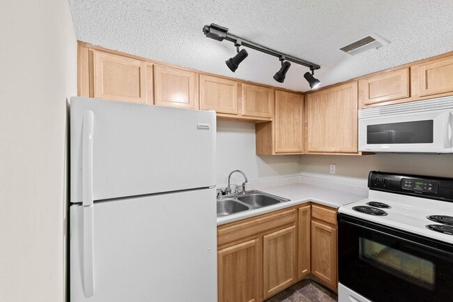 Photo - 3609 Balsam Ave Unidad 3610-205