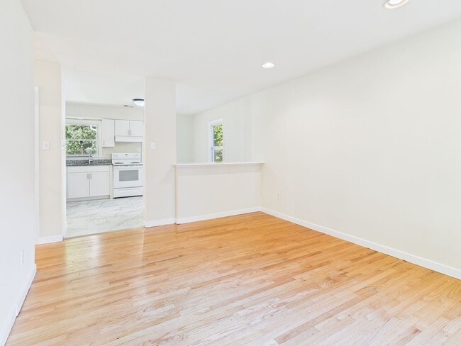 Photo - 818 Winnetka Ave