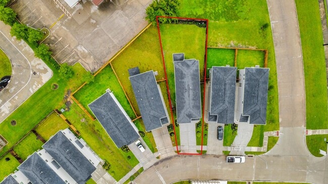 Photo - 1418 Revolution Way