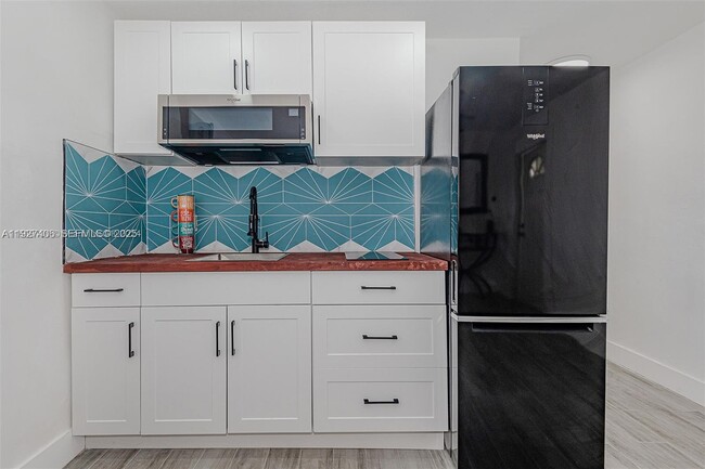 Photo - 2425 SW 26th Terrace Unit A