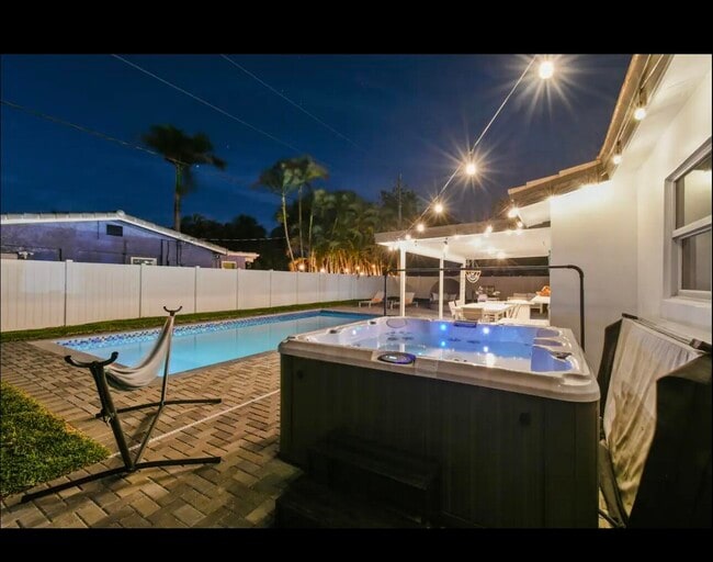 Photo - 5040 NE 22nd Ave