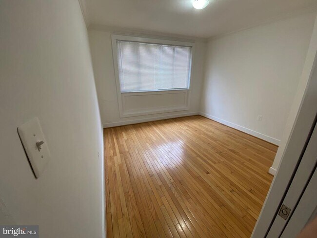 Photo - 2838 Hartford St SE Unit 304