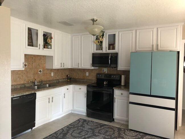 Photo - 230 E Story Rd