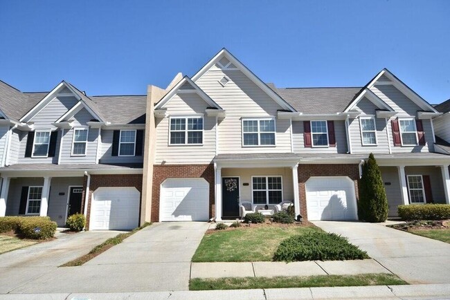 Photo - 2385 Suwanee Pointe Dr Townhome