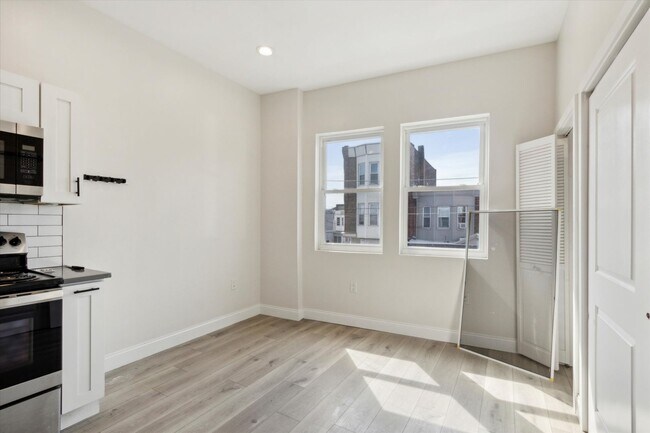 Photo - FRANKFORD_3510 Unit Apt 2