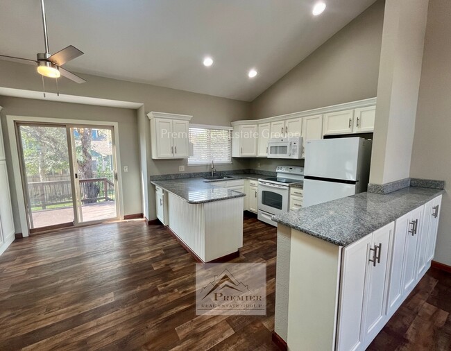 Photo - 8689 Bellcove Cir