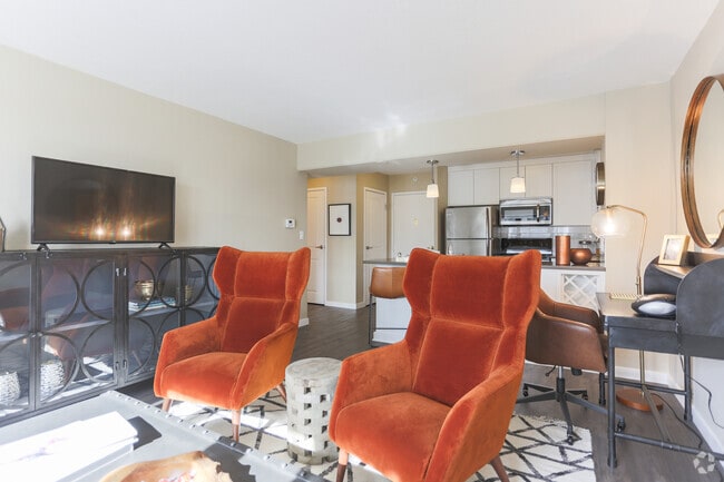 735 St. Clair