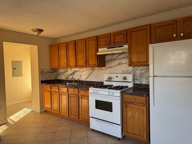 Photo - 12 Paris St Unit 3