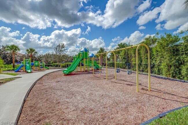 Photo - 2672 Vine Ave