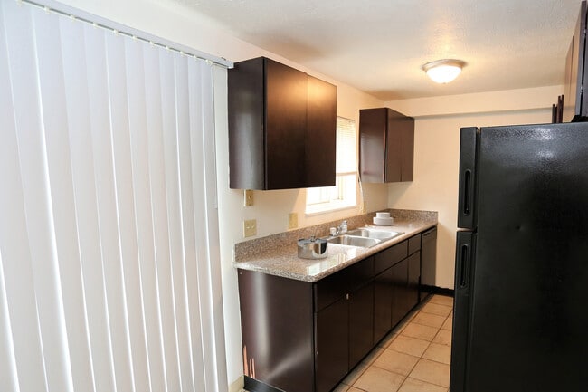 Rosewood Park Apartments