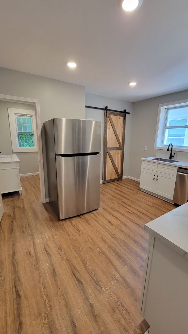 Photo - 321 W 7th St Unit #B