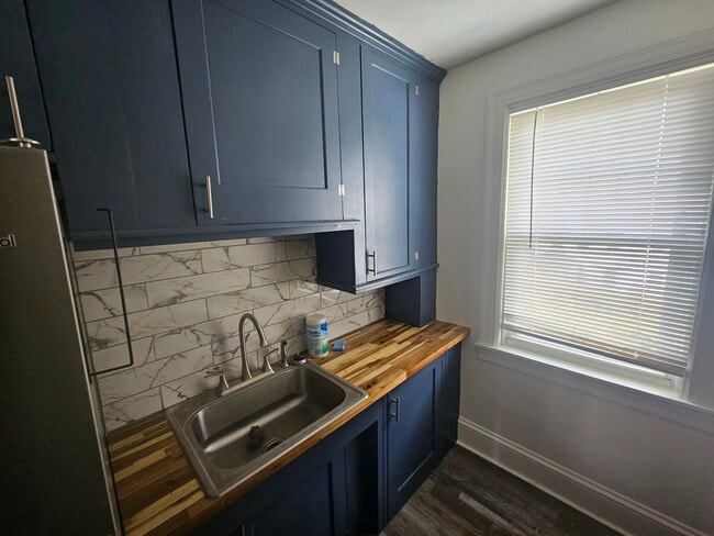 Building Photo - 91 Arnold St Unit 3