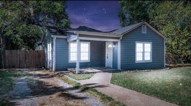 Photo - 220 W Murray St