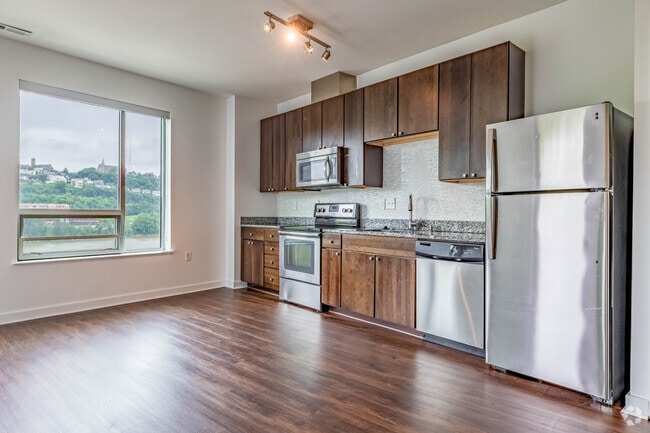 1BR, 1BA - 694SF - Kitchen