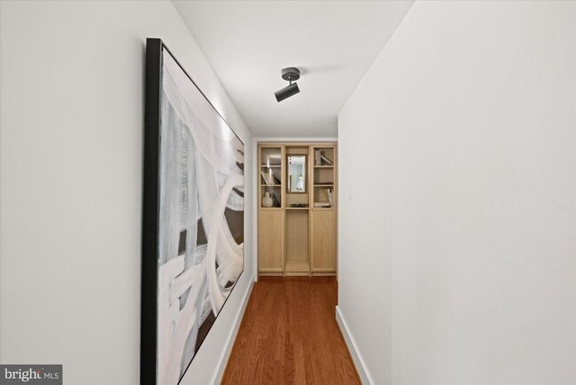 Building Photo - 4840 MacArthur Blvd NW Unit 301