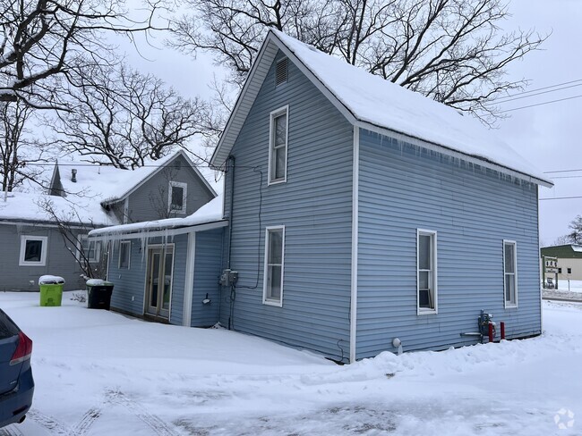 Building Photo - 943 Woodmere Ave Rental