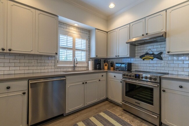 Photo - UNFURNISHED UNIT! NOW SHOWING!  Stunning t...