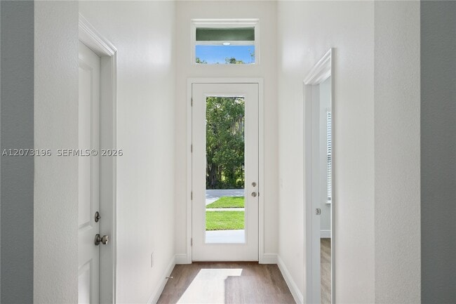 Photo - 1296 Moselle Ave