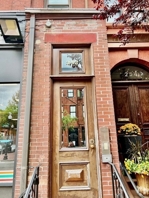Building Photo - 252 W Newton St Unit 2&5 Rental