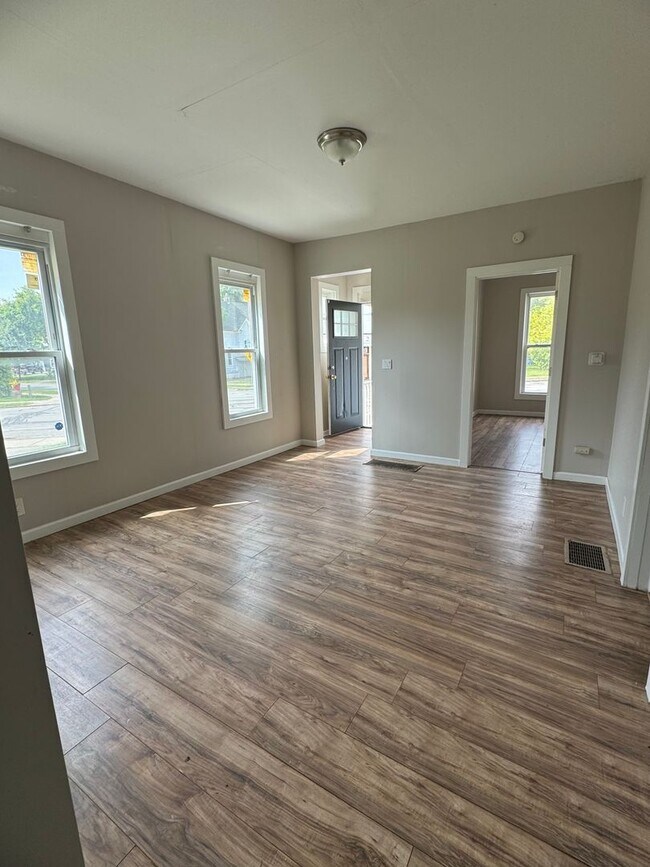 Photo - 572-574 Seward  T2 Unit 572 Seward Street