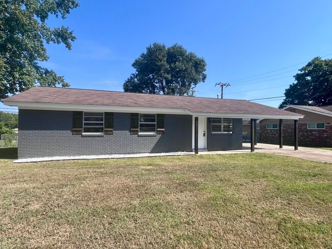 Photo - 609 Hemlock St