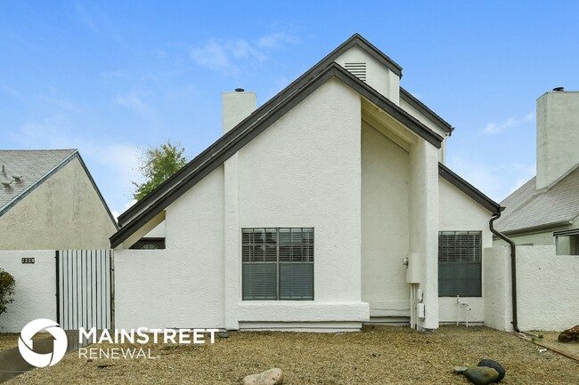 Building Photo - 2229 W Ross Ave Rental