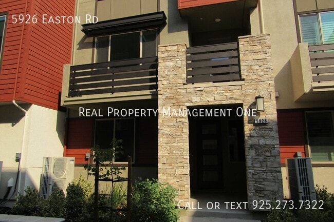 Building Photo - 5926 Easton Rd