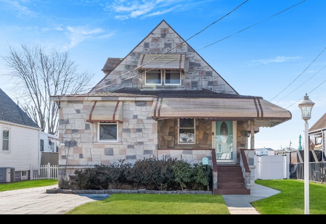 Photo - 505 Bayside Dr