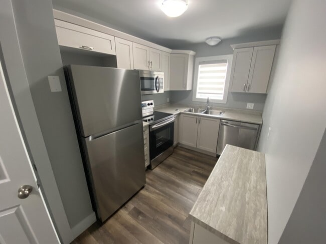 Building Photo - 30 Parks St Unit 6