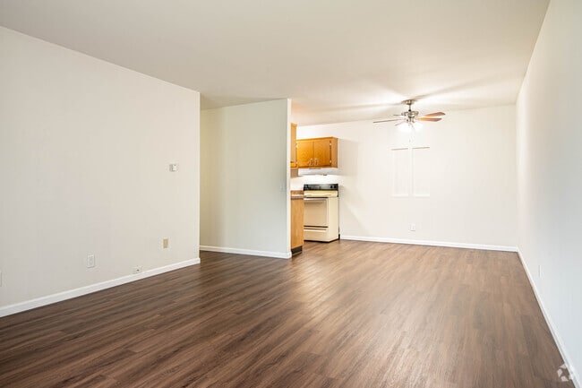 1BR, 1BA - 918SF - Nakoma Heights Apartments