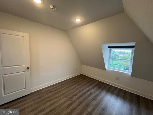 Building Photo - 1829 N 33rd St