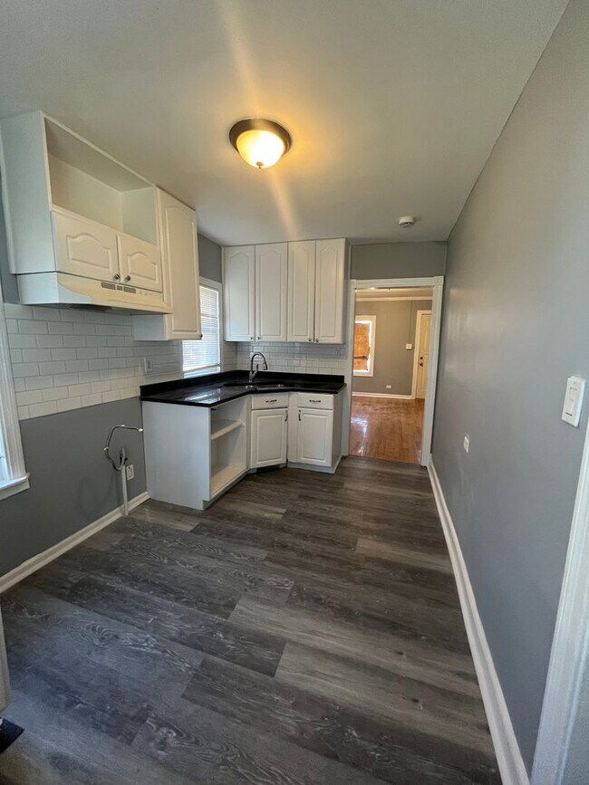 2 Bedroom 1 Bathroom house in Calumet Park... Rental House Rental in