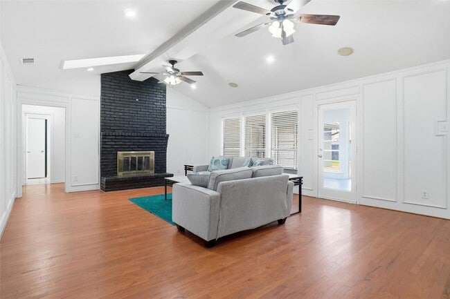 Photo - 1329 Mackie Dr