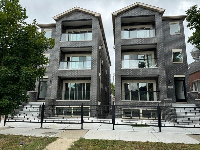Building Photo - 3503 S Union Ave Rental