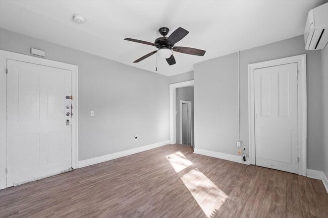 Photo - 49 S Hamilton St