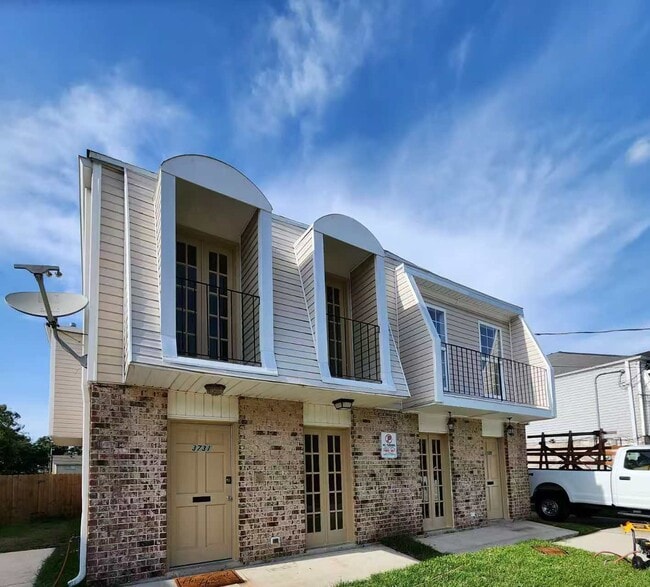 Building Photo - 3729 Bunker Hill Dr