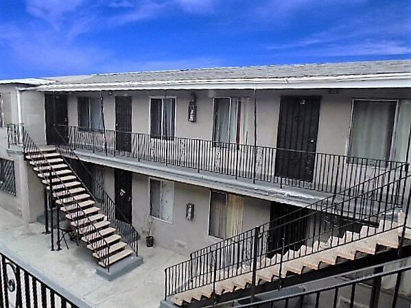 Photo - 10805 S Broadway