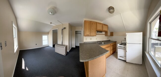 Building Photo - 31 Loomis St Rental