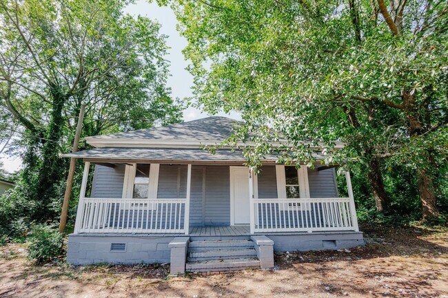 Photo - 218 E Tinsley St House