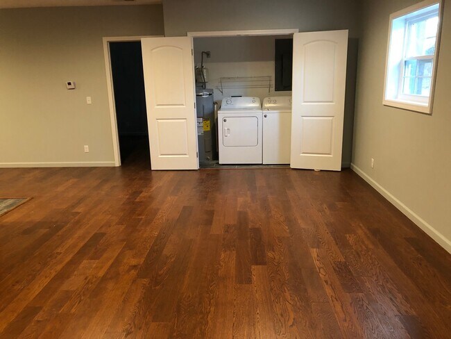 Photo - 1407 Poplar St