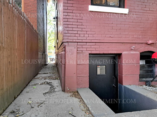 Photo - 319 W Lee St Unidad 4