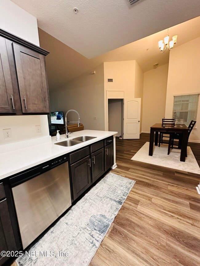 Building Photo - 4966 Key Lime Dr Unit 306 Rental