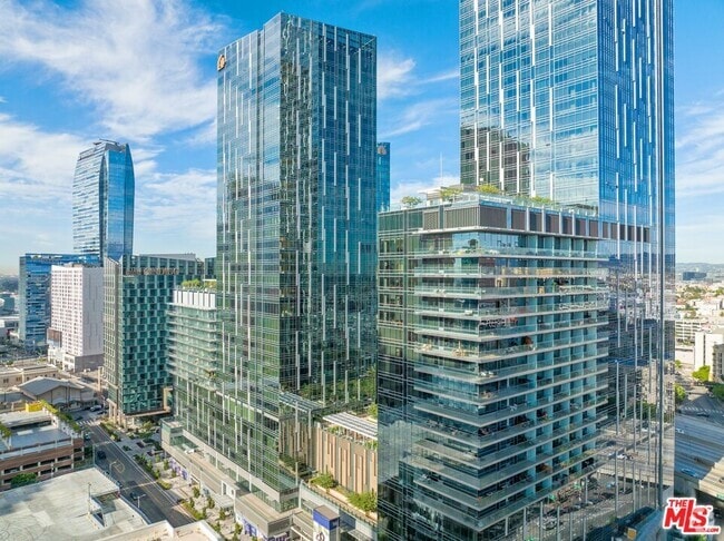 Building Photo - 877 Francisco St Unit 1107 Rental