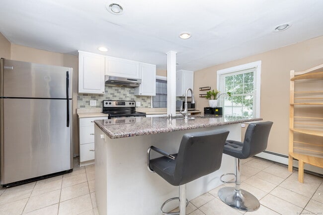 Photo - 410 Middletown Ave
