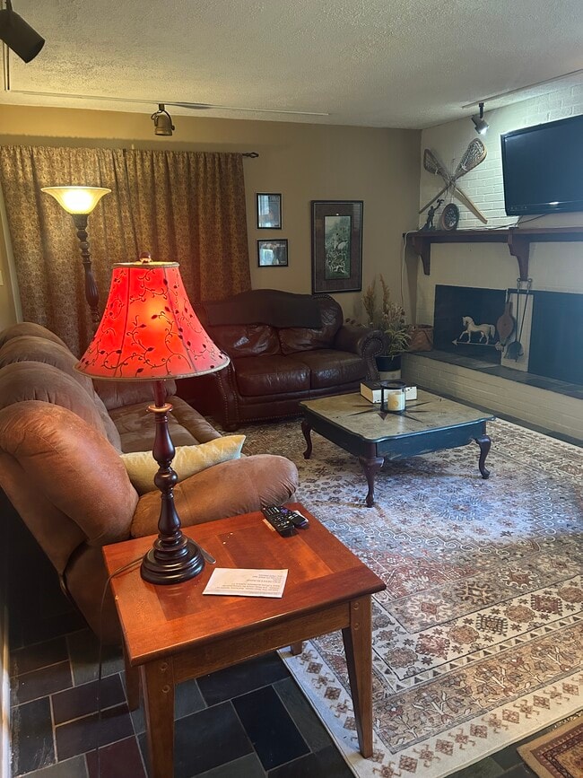 Photo - 94 Range End Manor