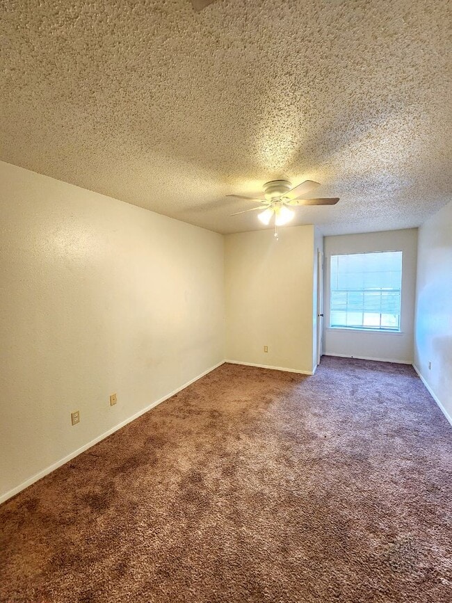 Photo - Affordable duplex in convenient location!