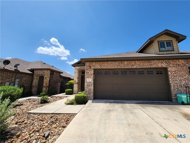 712 Creekside Cir