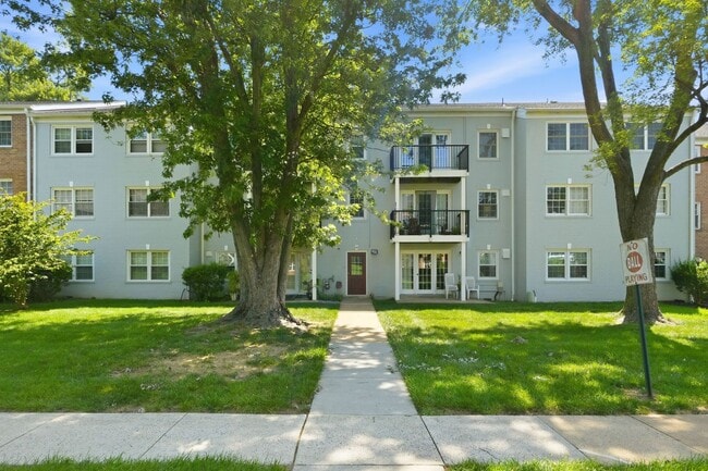 Photo - 9453 Fairfax Blvd